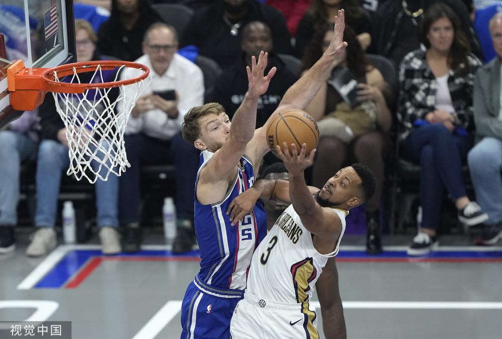 他还送出了 他还送出了